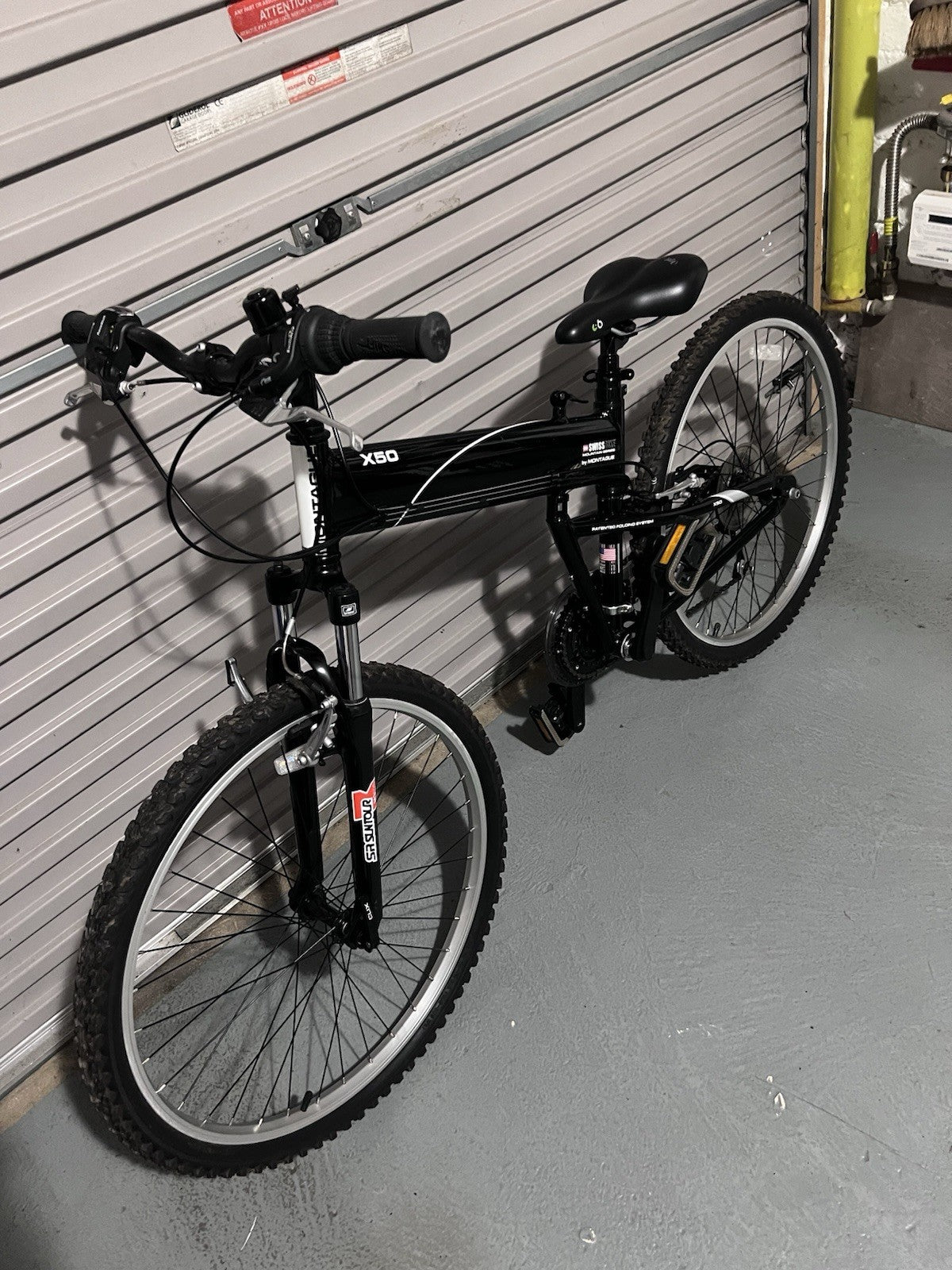 Montague X50 Folding Mountain Bike 16in Black Front Suspension V-Brake
