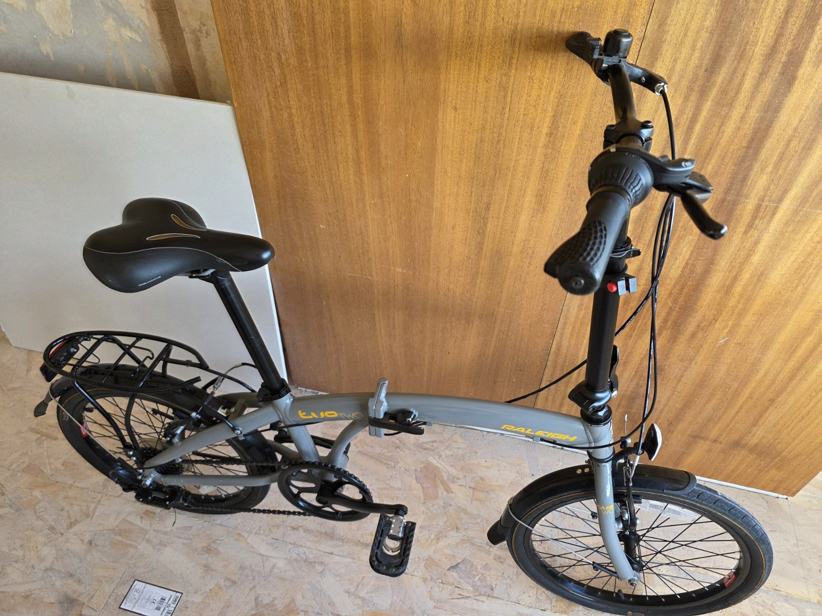 Raleigh Evo Two Folding Bike 20"