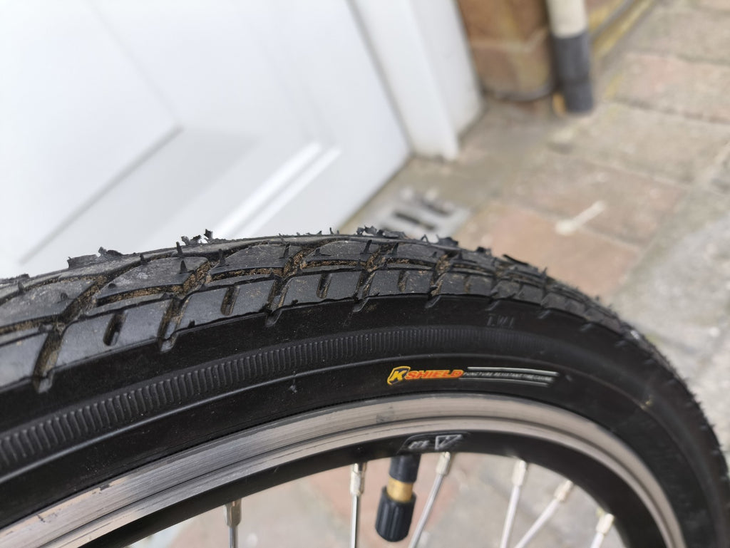 Carrera Cross City  Fully Folding, 20" Aluminium Wheels, USB