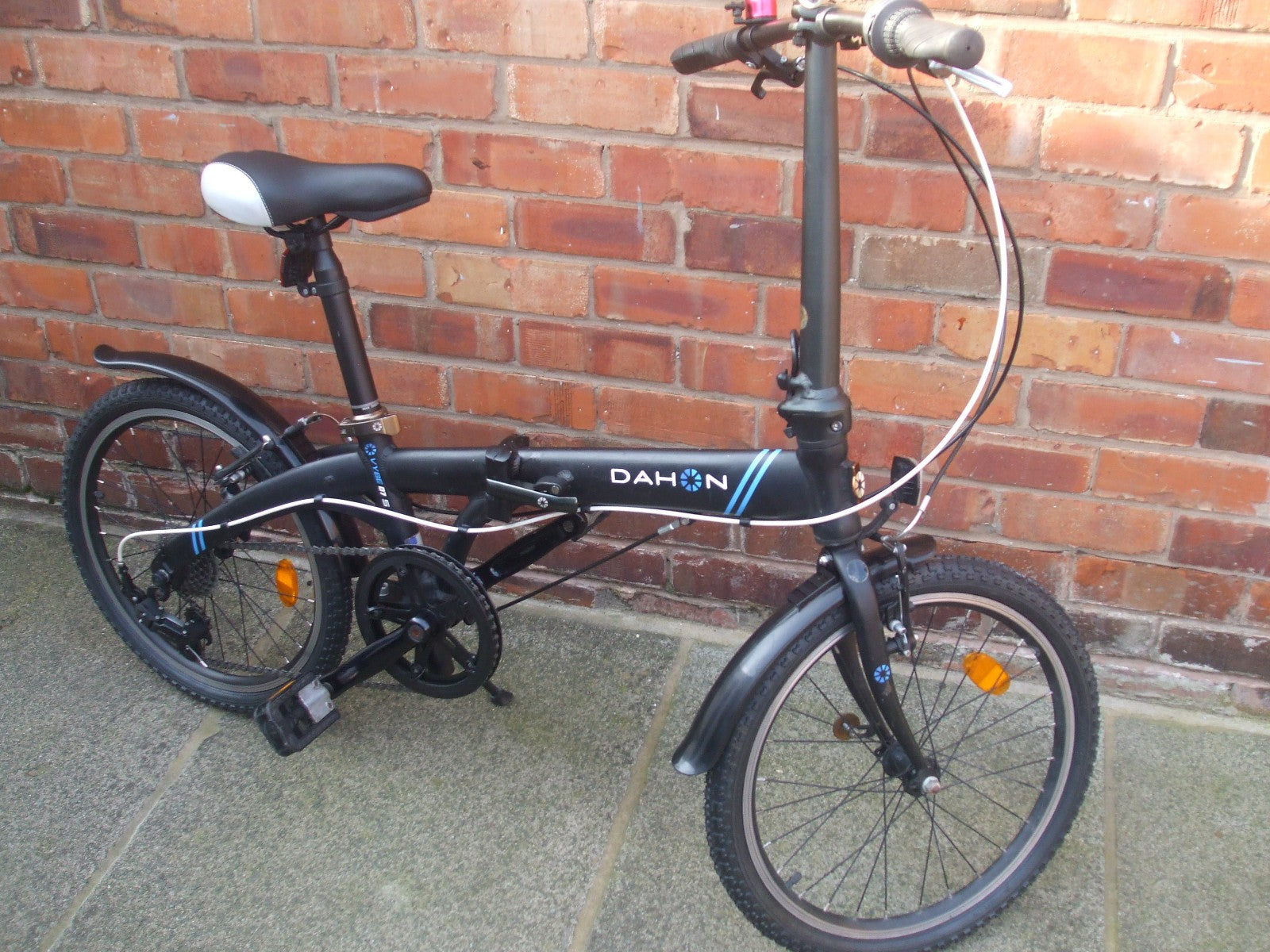 Dahon folding bike, 20" wheels