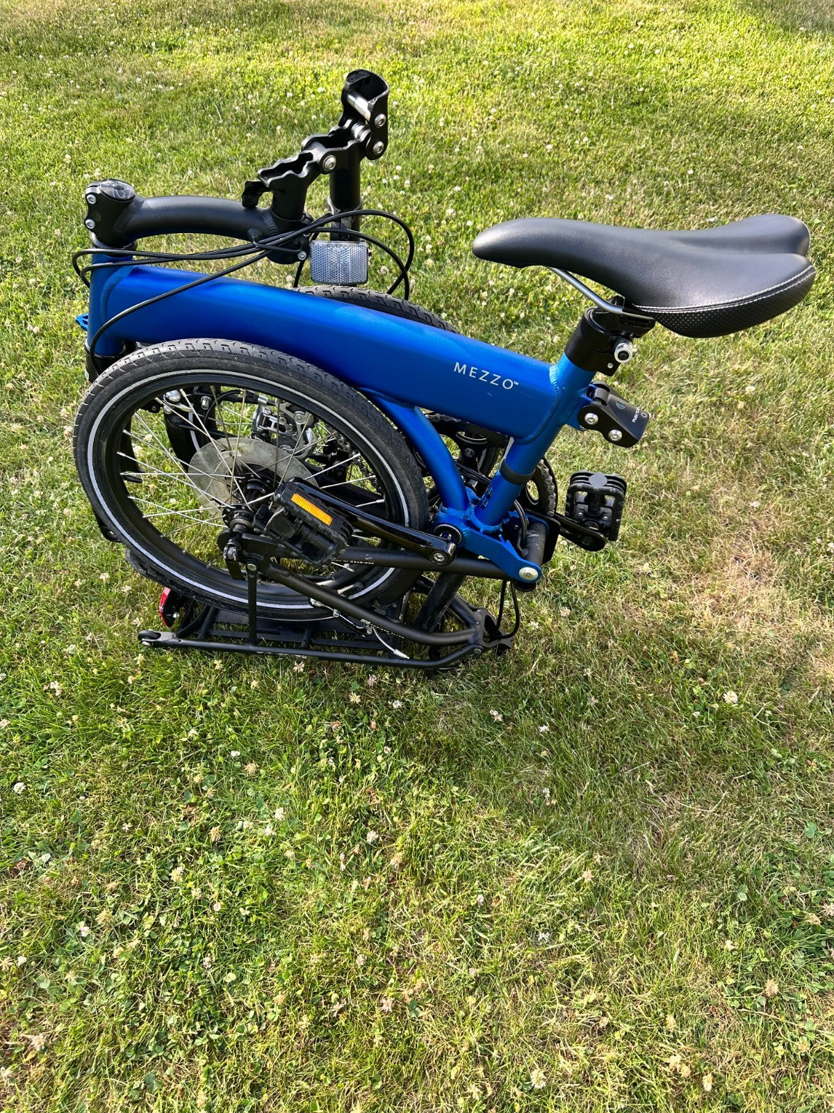 Mezzo Folding Bike D9 very lightly used 9 gears excellent condition