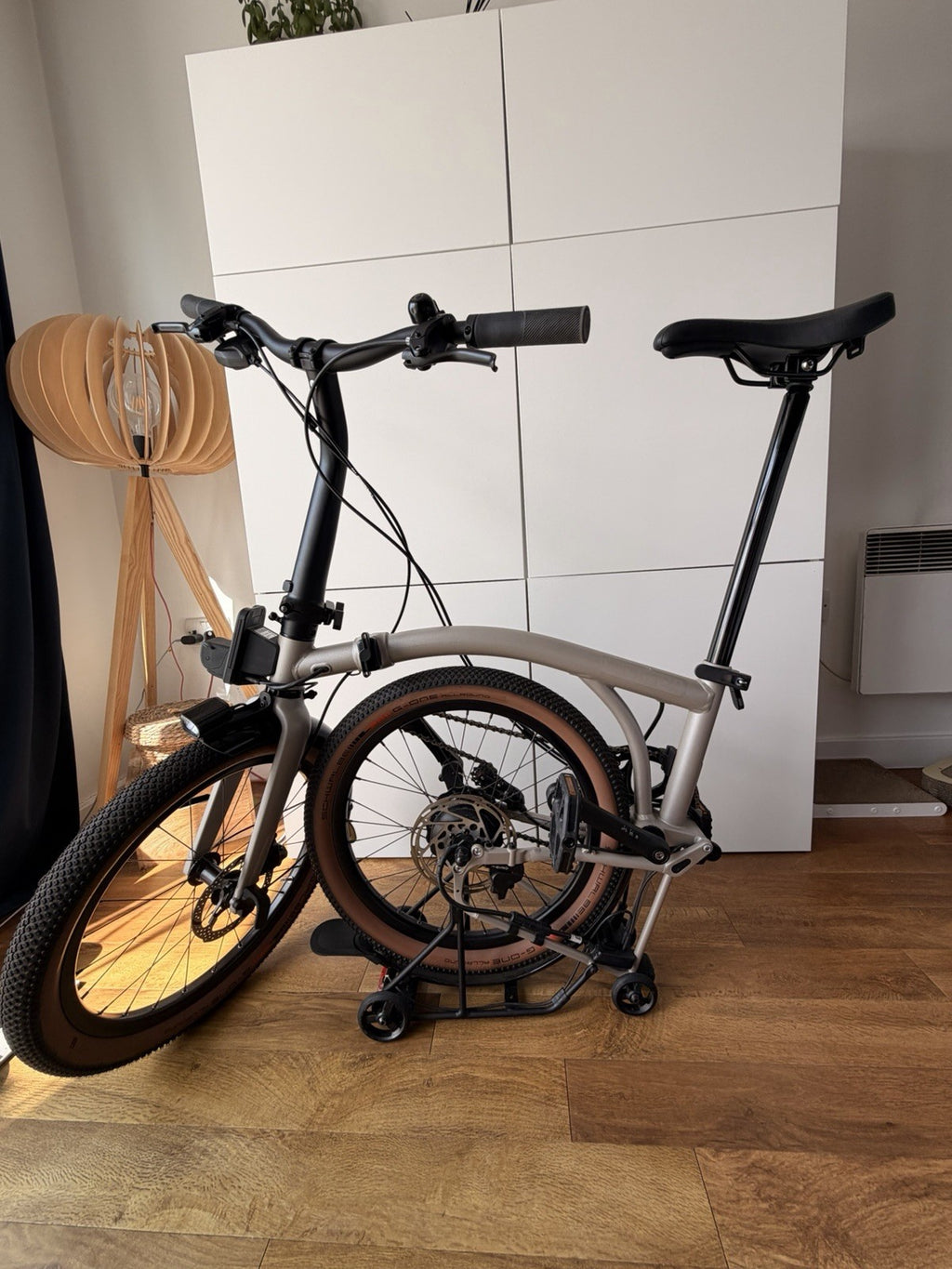Brompton elctrc G Line, trail dust white, 4 speed, Medium, pristine condition