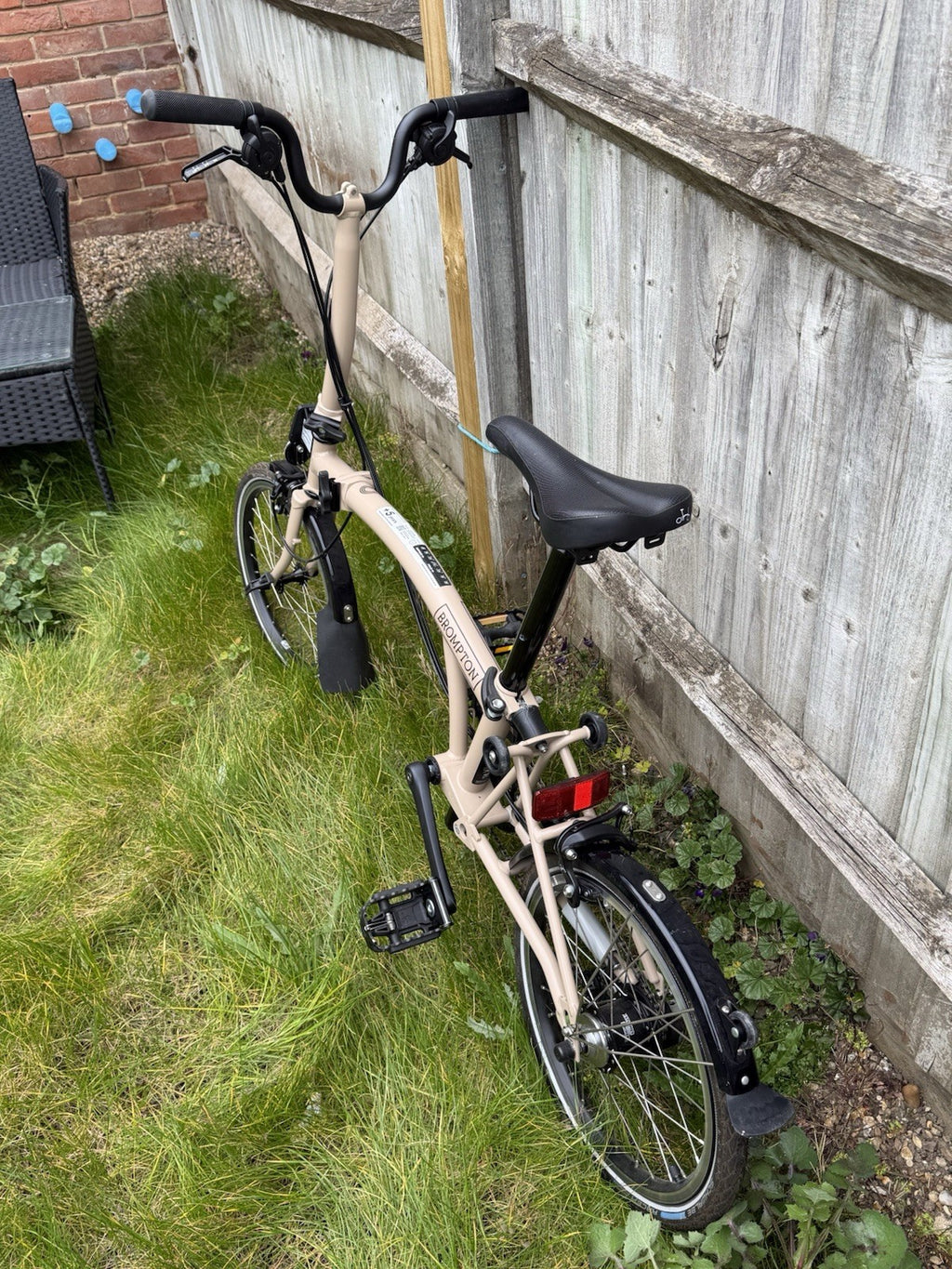Brompton C Line Explore Folding Bike 6-Speed Mid-Bar Dune Sand Excellent Quality