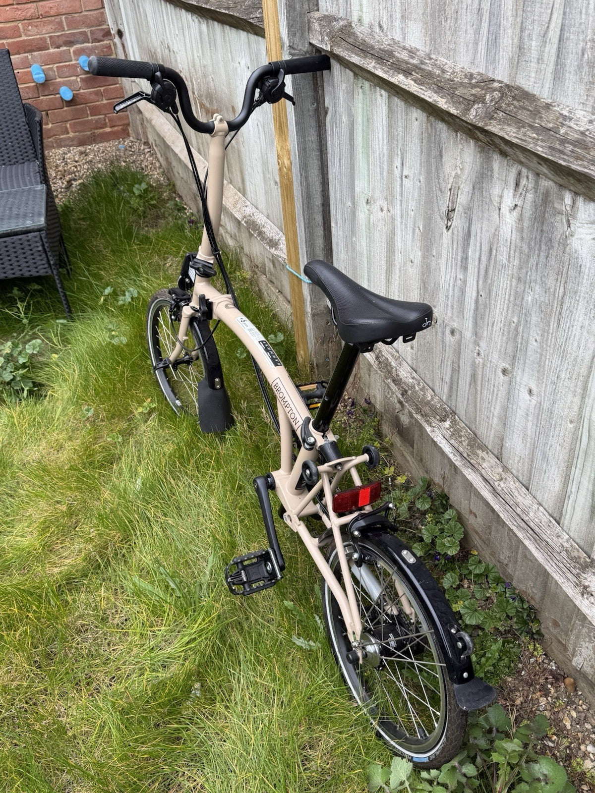 Brompton C Line Explore Folding Bike 6-Speed Mid-Bar Dune Sand Excellent Quality