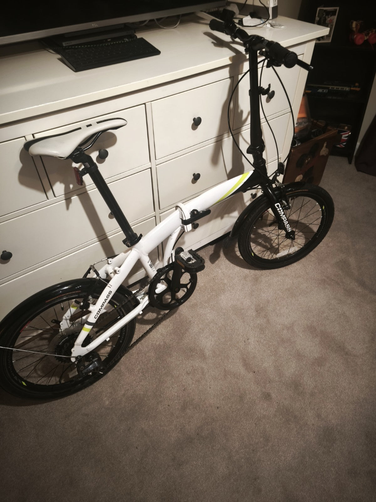 Compass Folding Bicycle – Ideal for Commuting & Storage – White/Black With Bag