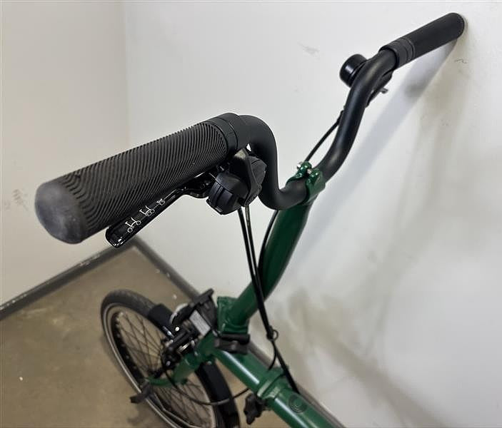 Brompton C Line 2 Speed 2023 Mid Handlebar Folding Bike - Racing Green