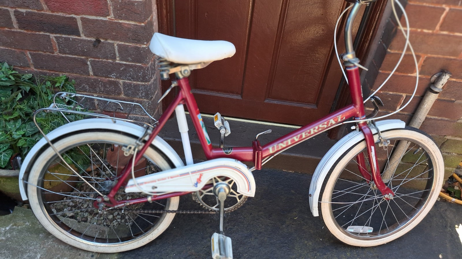 VINTAGE 3 SPEED FOLD UP BIKE