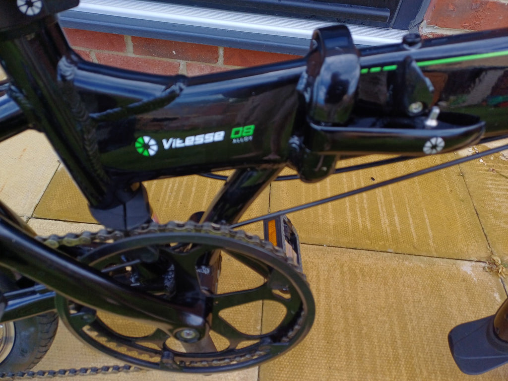 Dahon Vitesse Alloy D8 folding commuter bike, Obsidian black,  superb Condition