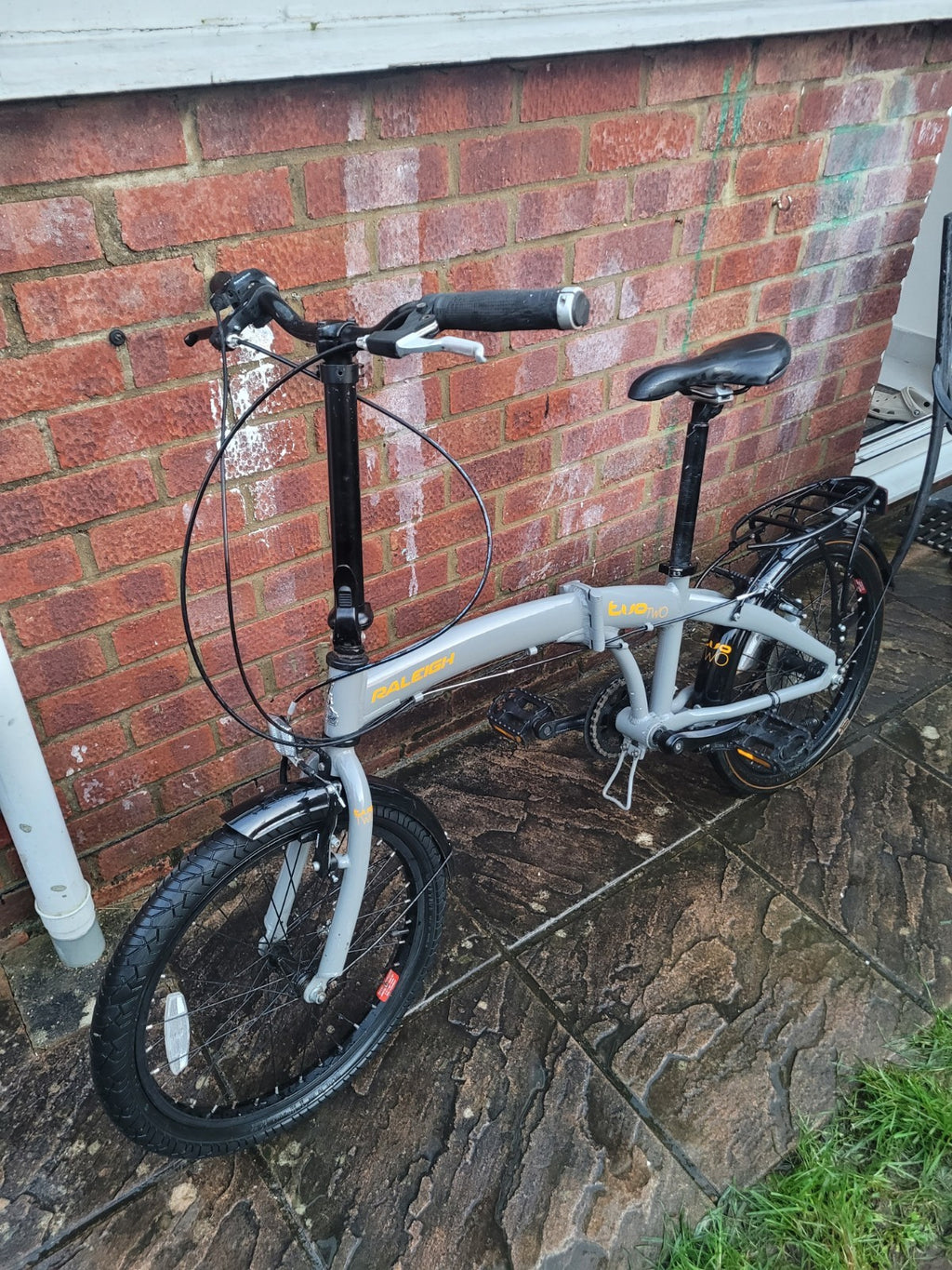 Raleigh Evo 2 Folding Bike 7-Speed,adjustable seat + handlebars,read description