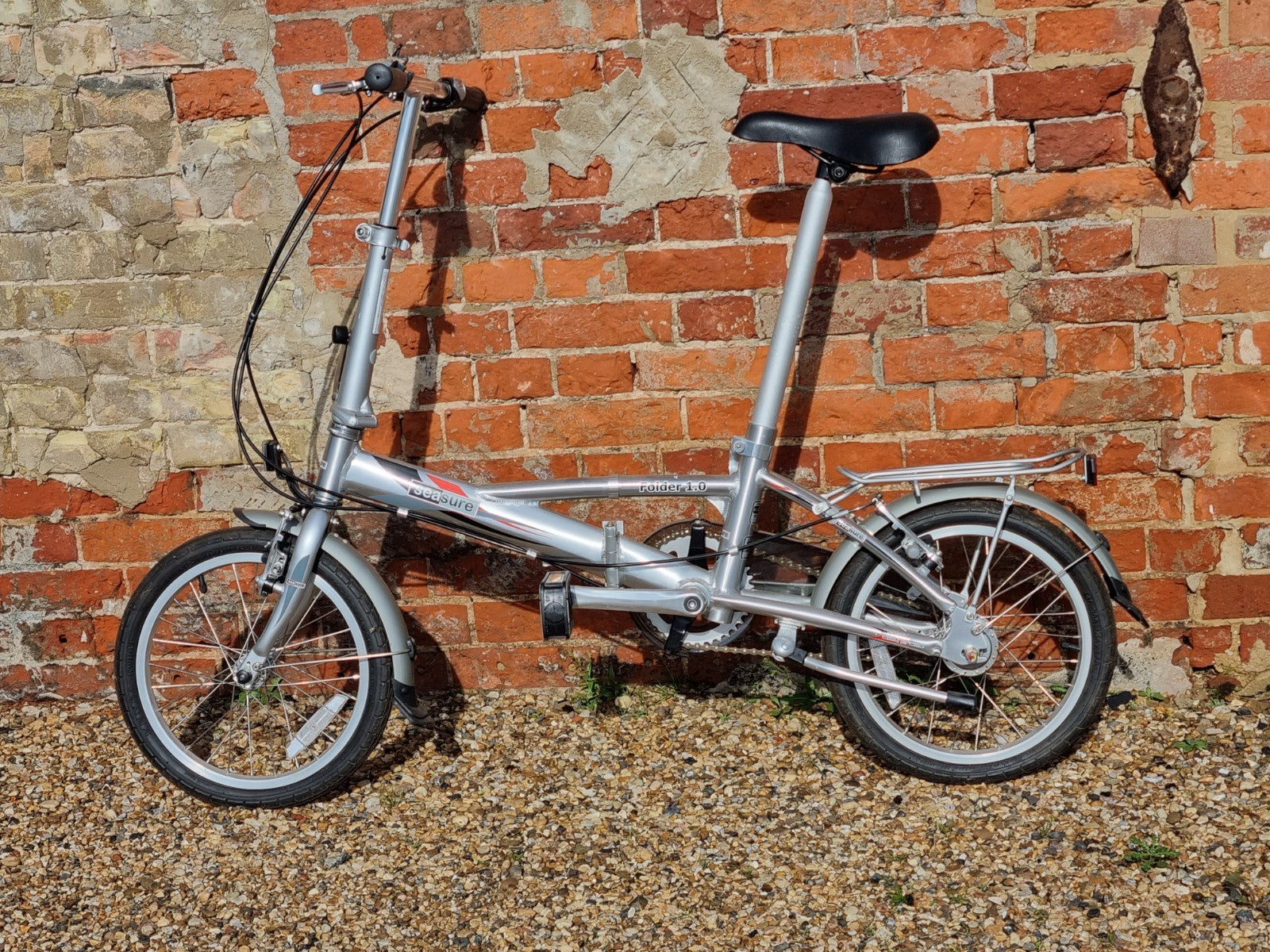 Seasure DFB2 folding bike with carry case.  Bought from Seamark Nunn for £304.90