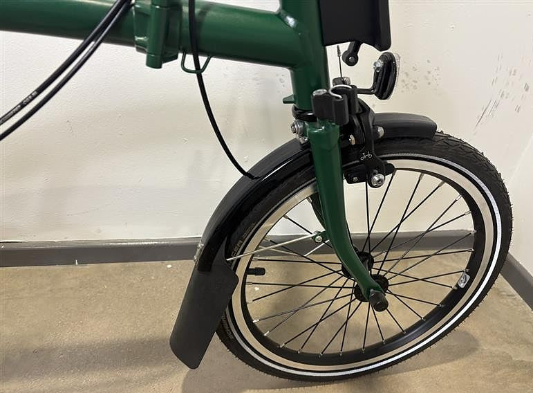 Brompton C Line 2 Speed 2023 Mid Handlebar Folding Bike - Racing Green