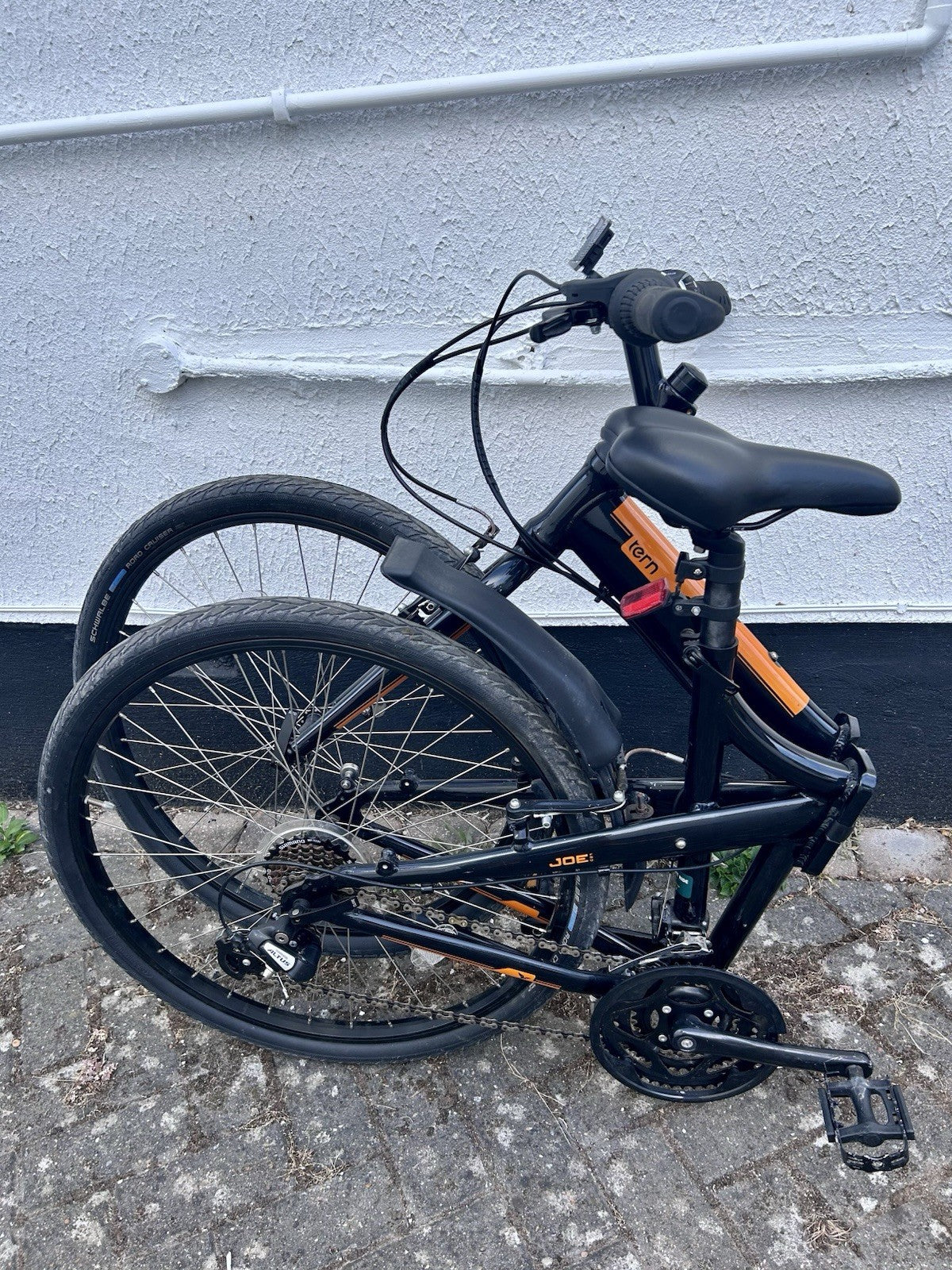 Tern Joe C21 15 26in Folding Bike w/ Mudguards, Black/Orange