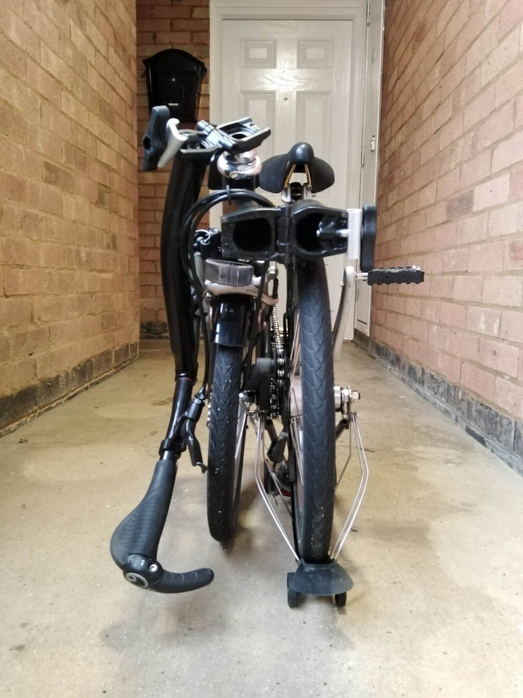 Upgraded Brompton S3L Premium Raw Lacquer & Matte Black Carbon/Titanium Upgrades
