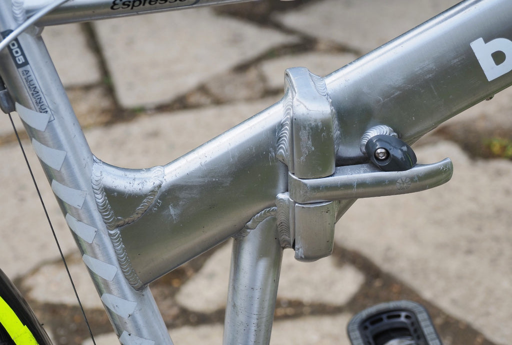 Dahon Espresso Folding Bike: 26" Wheels, mudguards,  Hi-Viz extras