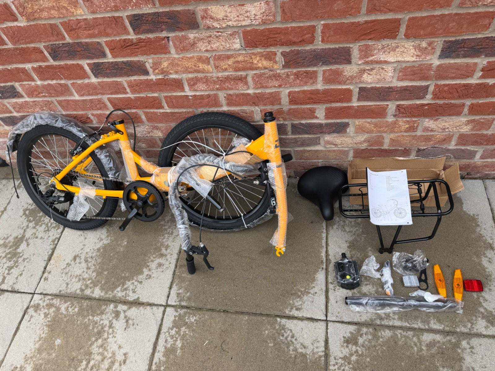 DeMarche: Yellow Aluminium Folding Bike, Size: 123 20.5 x 55cm