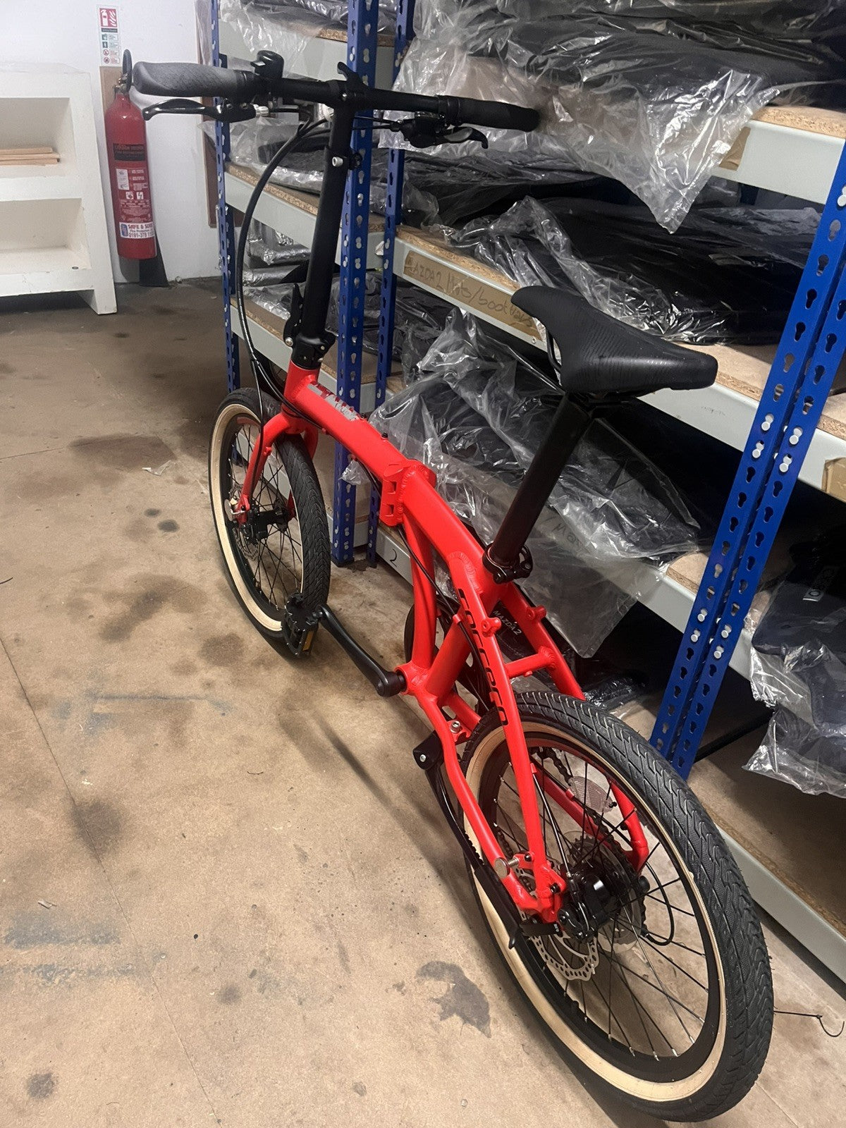 Carrera Intercity Disc 8-Speed Folding excellent condition