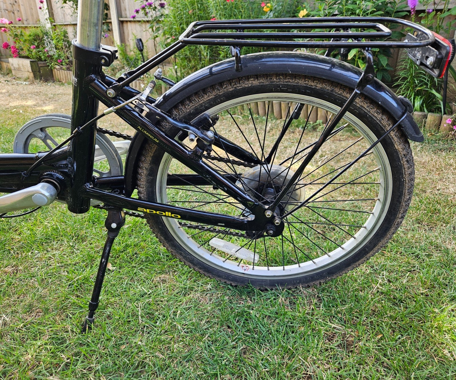 Apollo Contour Unisex Folding Bike 7 Speed, Black, 20" Wheels