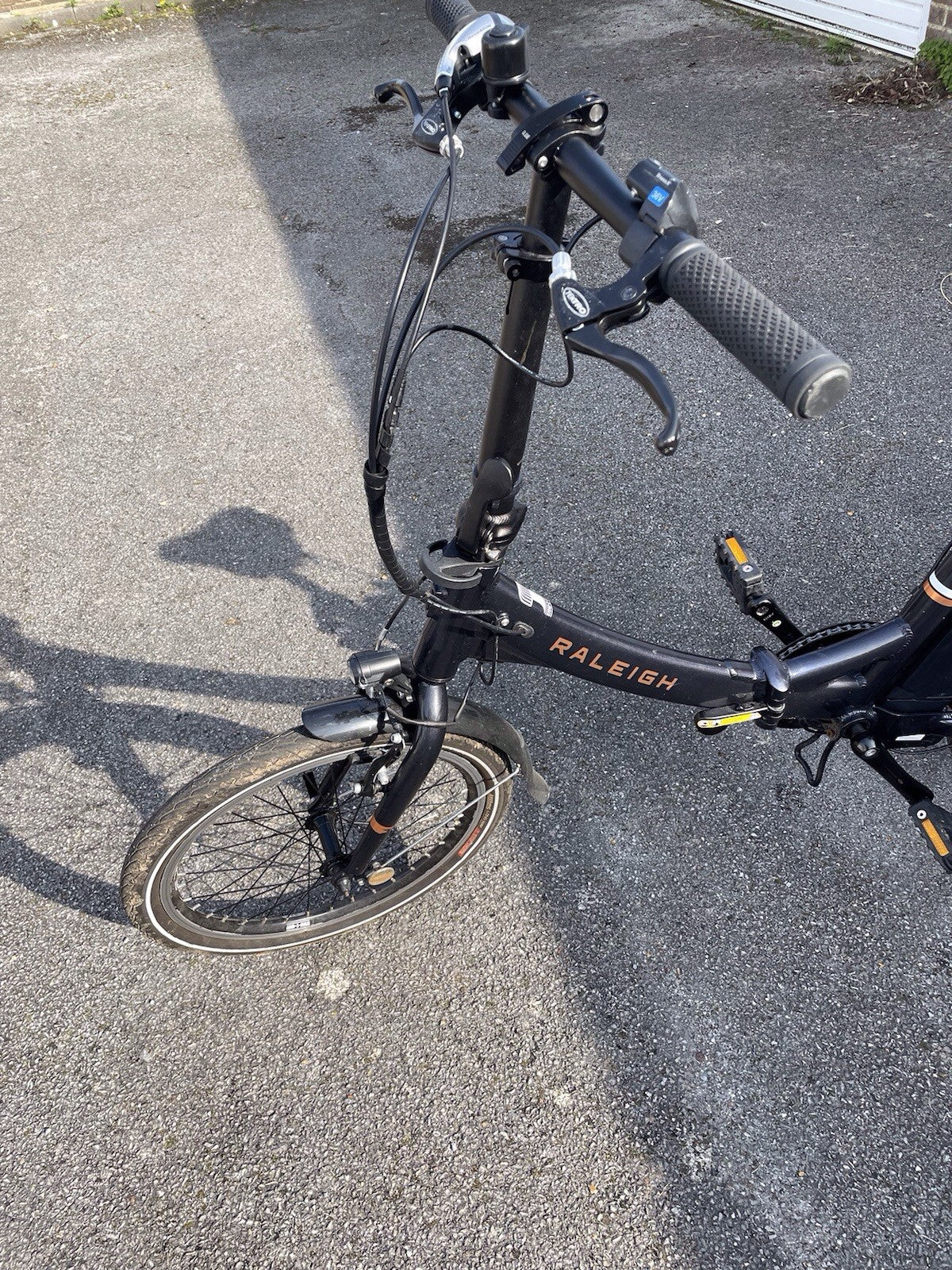 Rayleigh  Trans x Folding Bicycle 20 Inch 8 Speed Shimano Gears Black