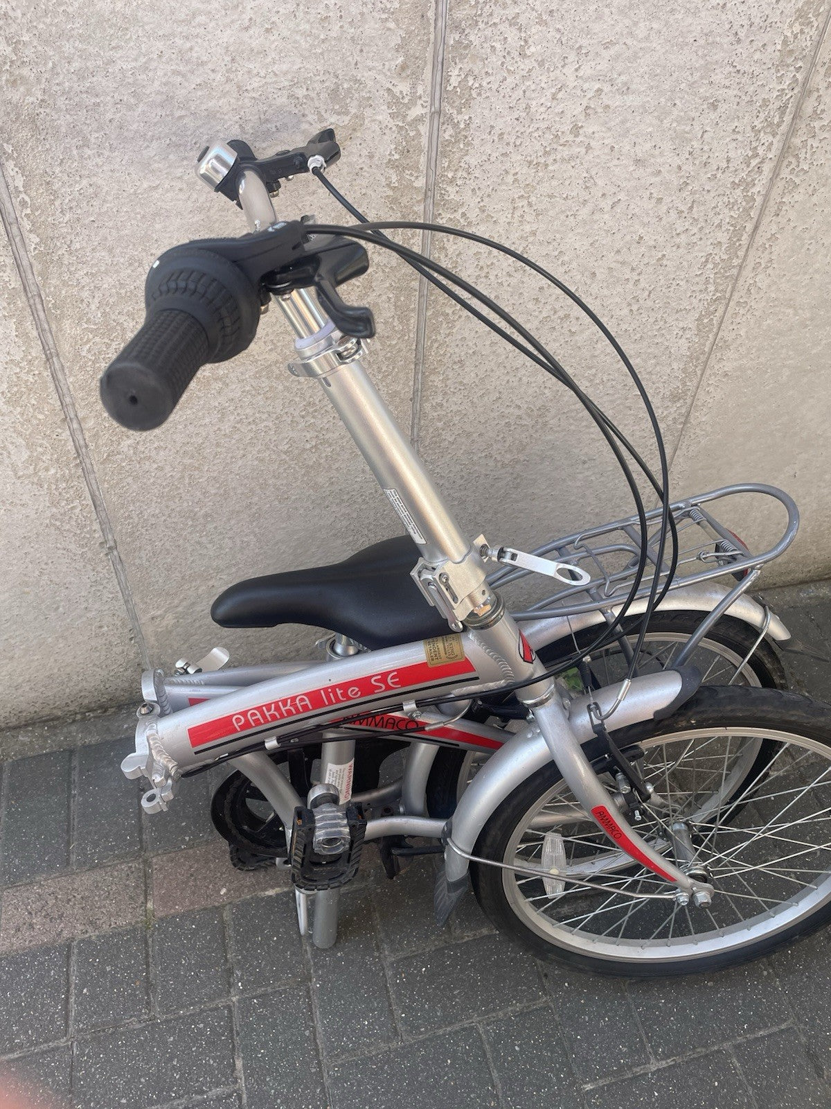 Ammaco Pakka Lite 20 Inch  silver folding bike