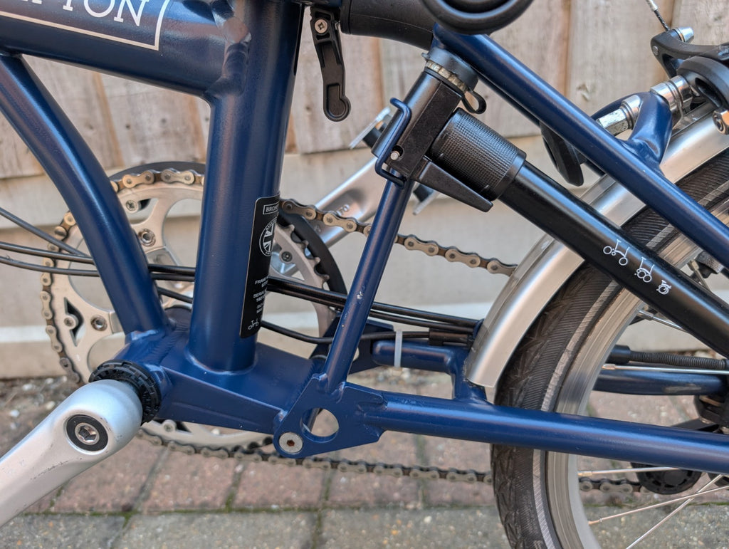 Brompton M6L Folding Bicycle Midnight Blue used in great condition + pump