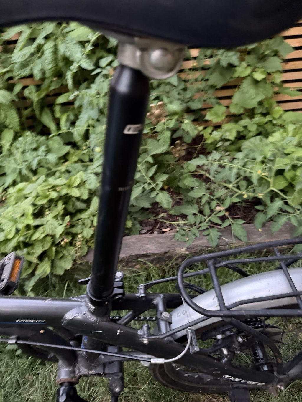 Carrera Intercity Folding Bike 8-Speed