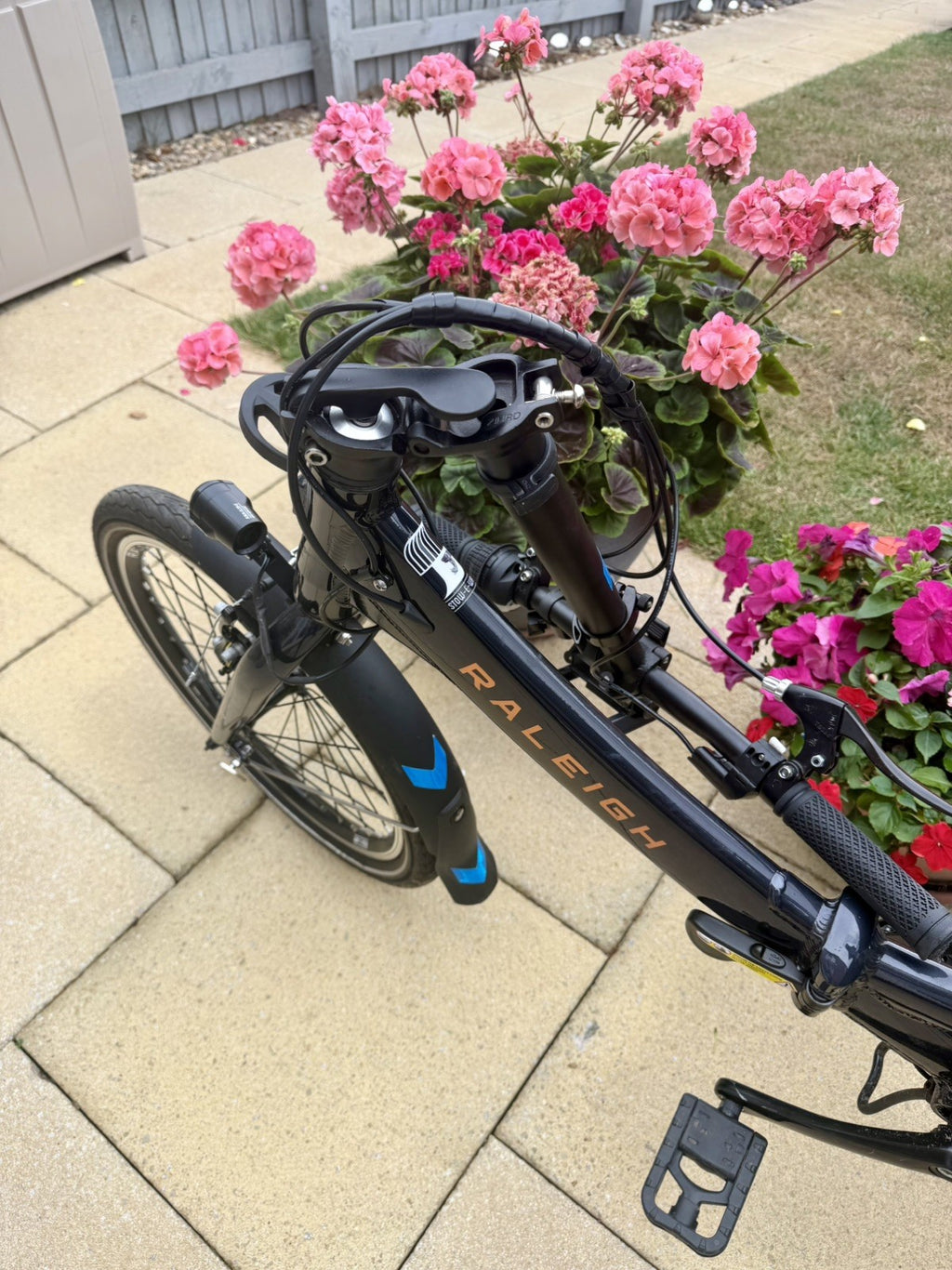 Raleigh Stow Way Compact Lightweight Folding  Bike