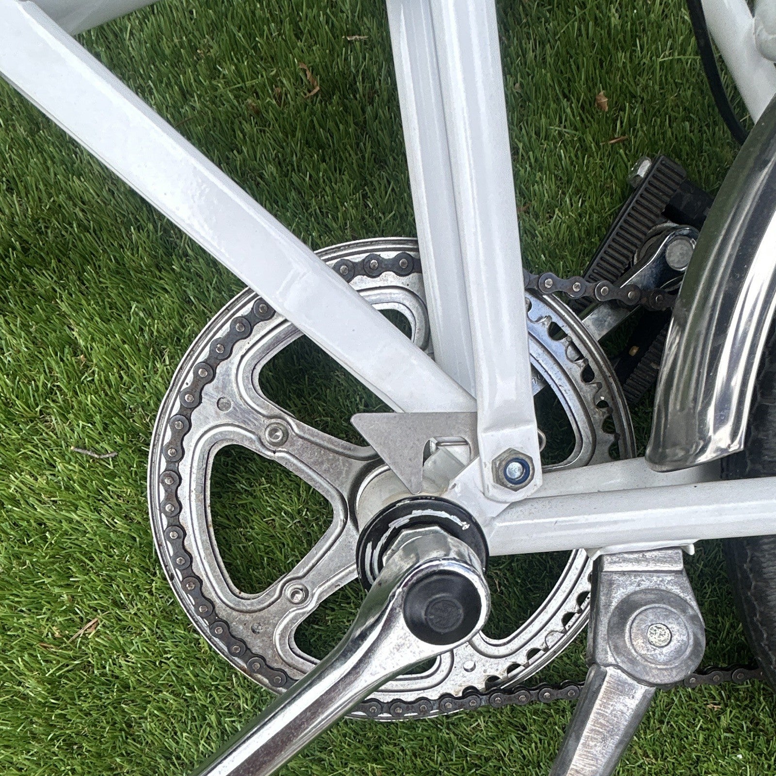 Di Blasi White Folding Bike 20in Wheels with Rear Rack & Carry Bag