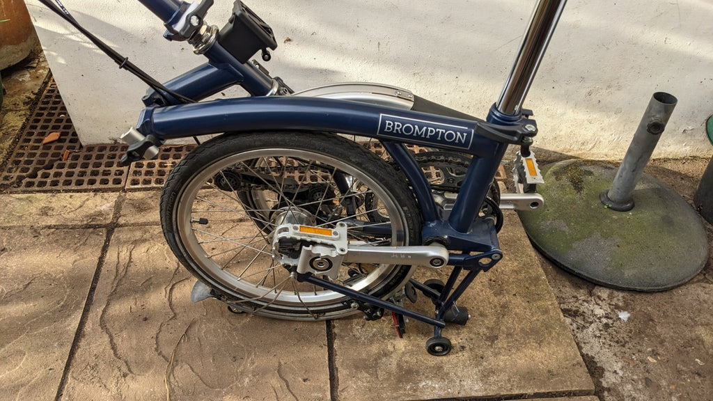 Brompton M6L, C-line, Folding 6 Speed, Bike Dark Blue (less than 100 miles)