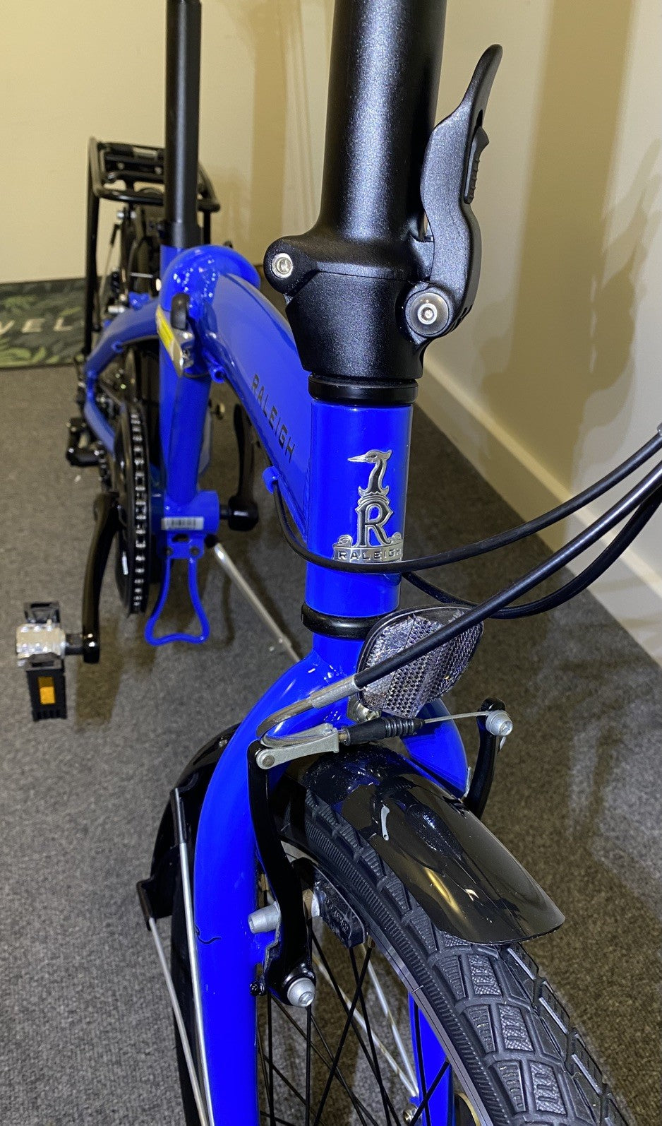 Raleigh Foldable Bike Stow A Way - Lightweight and compact. New unused. RRP £549