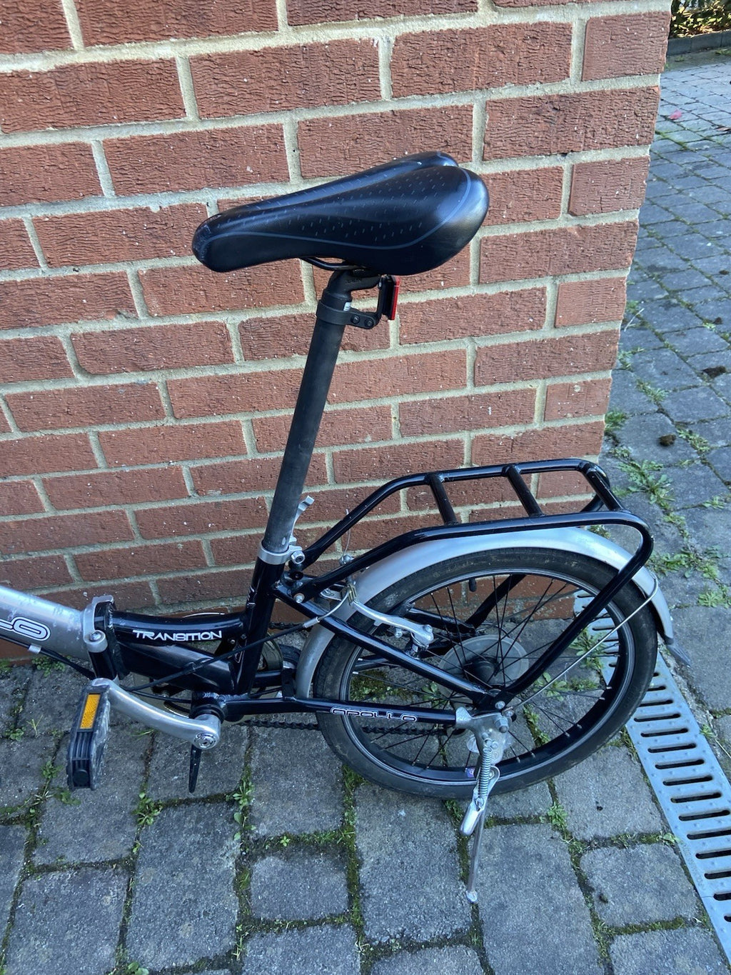 Aluminium Apollo Transition folding bike in good condition with a comfort saddle