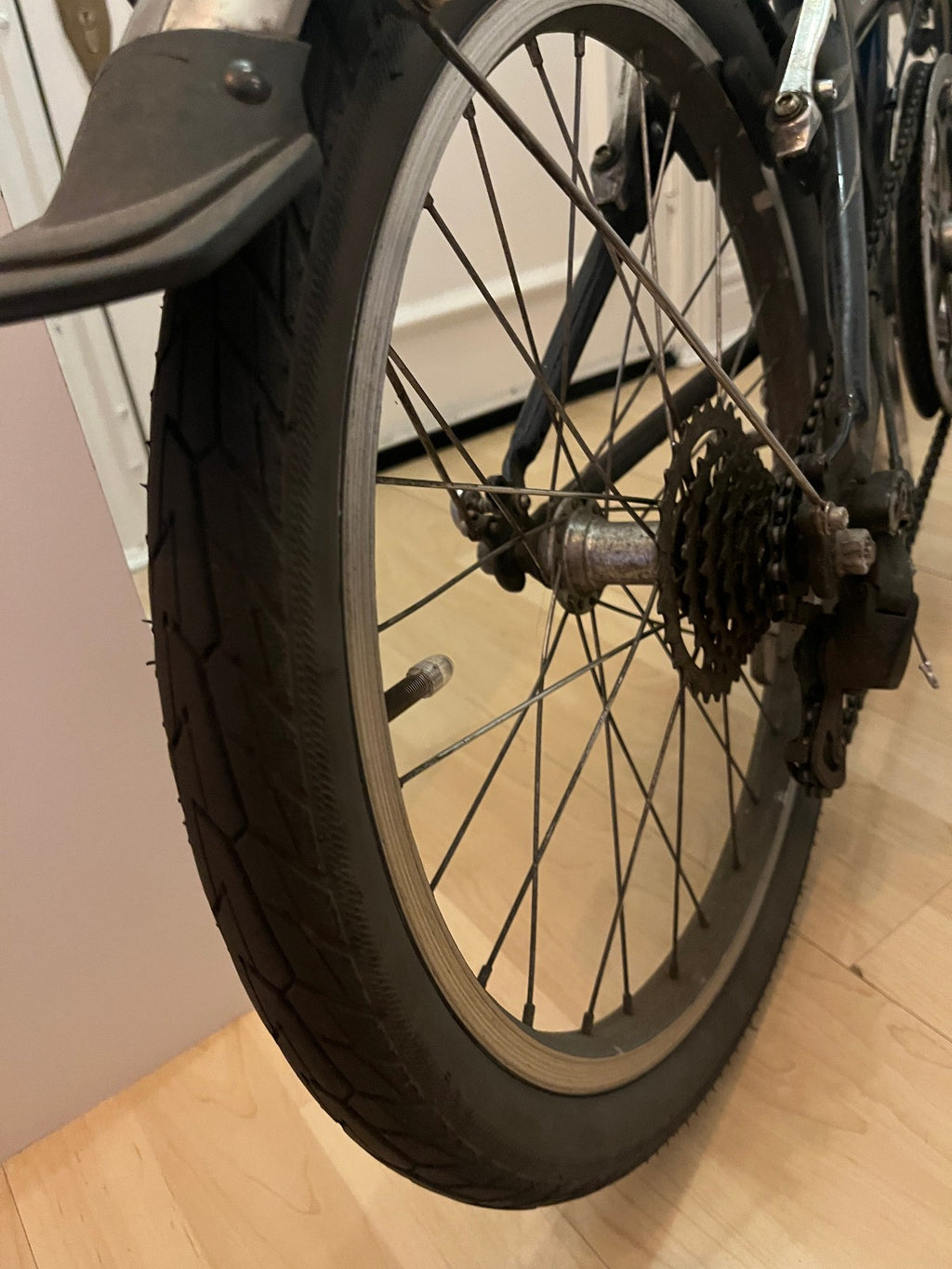 Dahon Speed D7 Folding Bike - Cracked Frame - For Parts