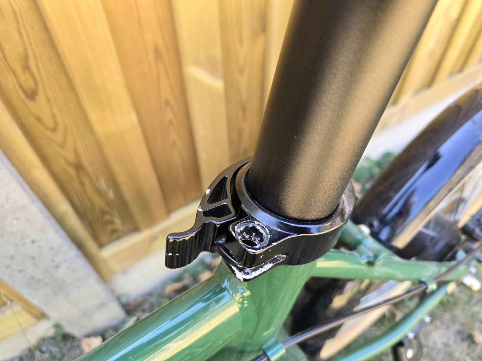 Mycle Compact Folding Bike - Green - 20" Wheels.