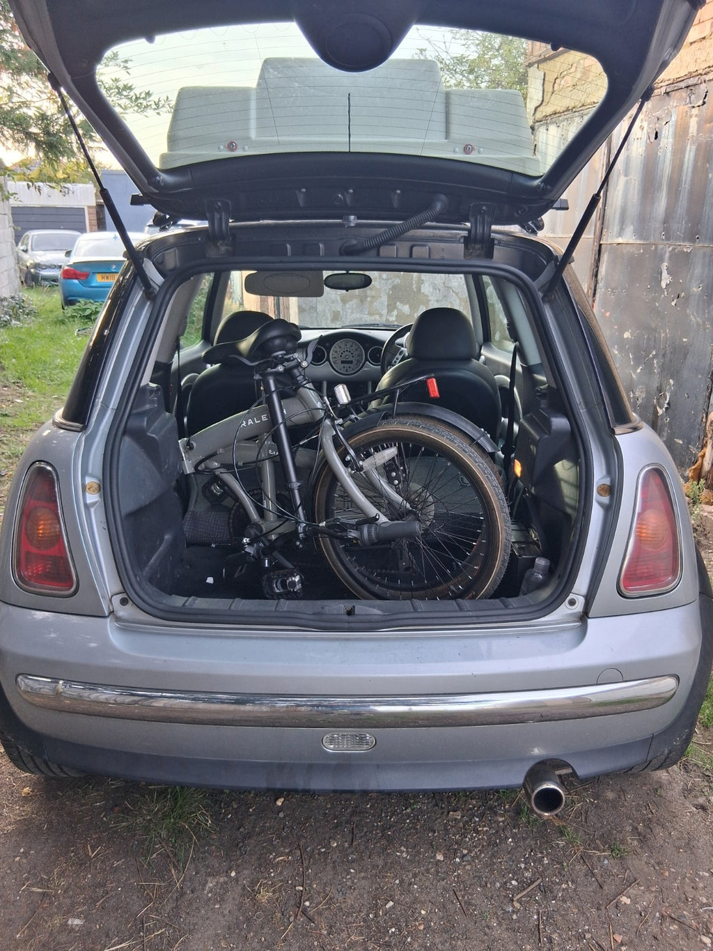 Raleigh Evo Two Folding Bike 7-speed Gears 20inch Wheels Gray Great Condition