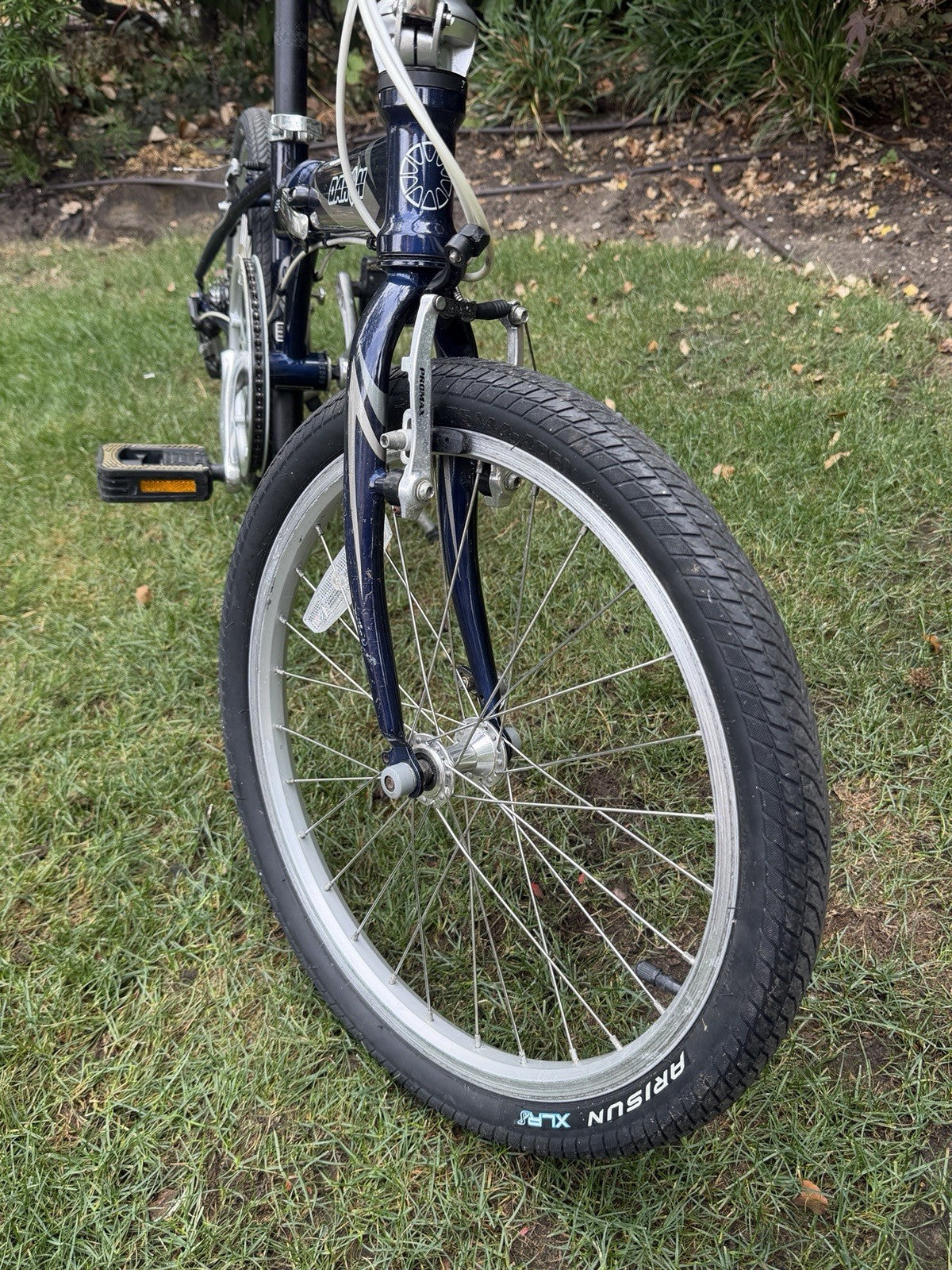 Dahon Speed D7 Folding Bike 7-Speed SRAM Grip Shift