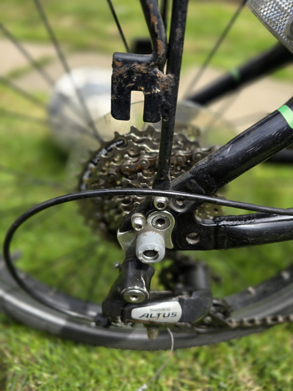 DAHON Vitesse D8 Folding bike, 8 Speed,Black,Rideable, need some minor repairs