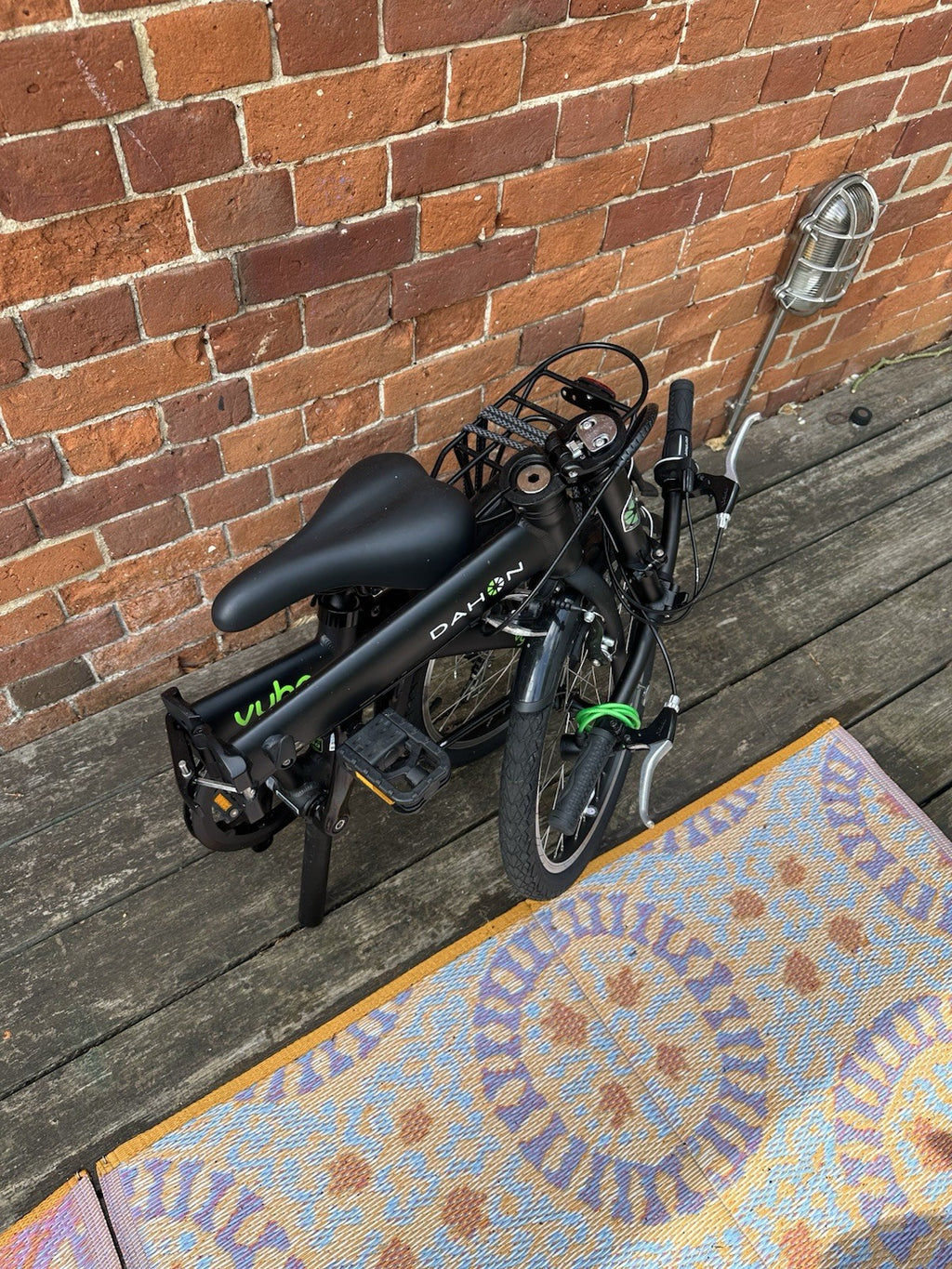 Dahon Vybe City Folding Bike 7-Speed, matte black