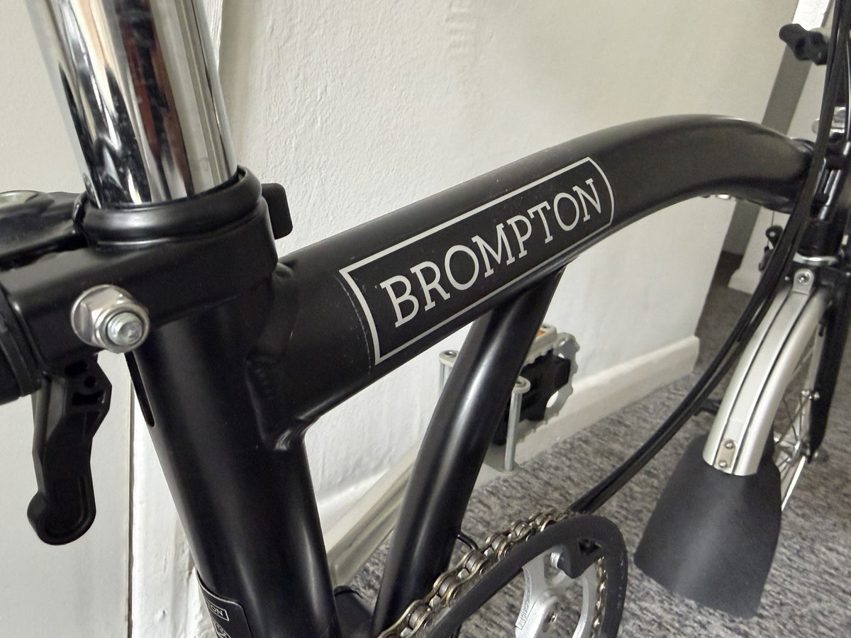 Brompton C Line H6R (6 Speed) folding bicycle - Black (MINT CONDITION!)