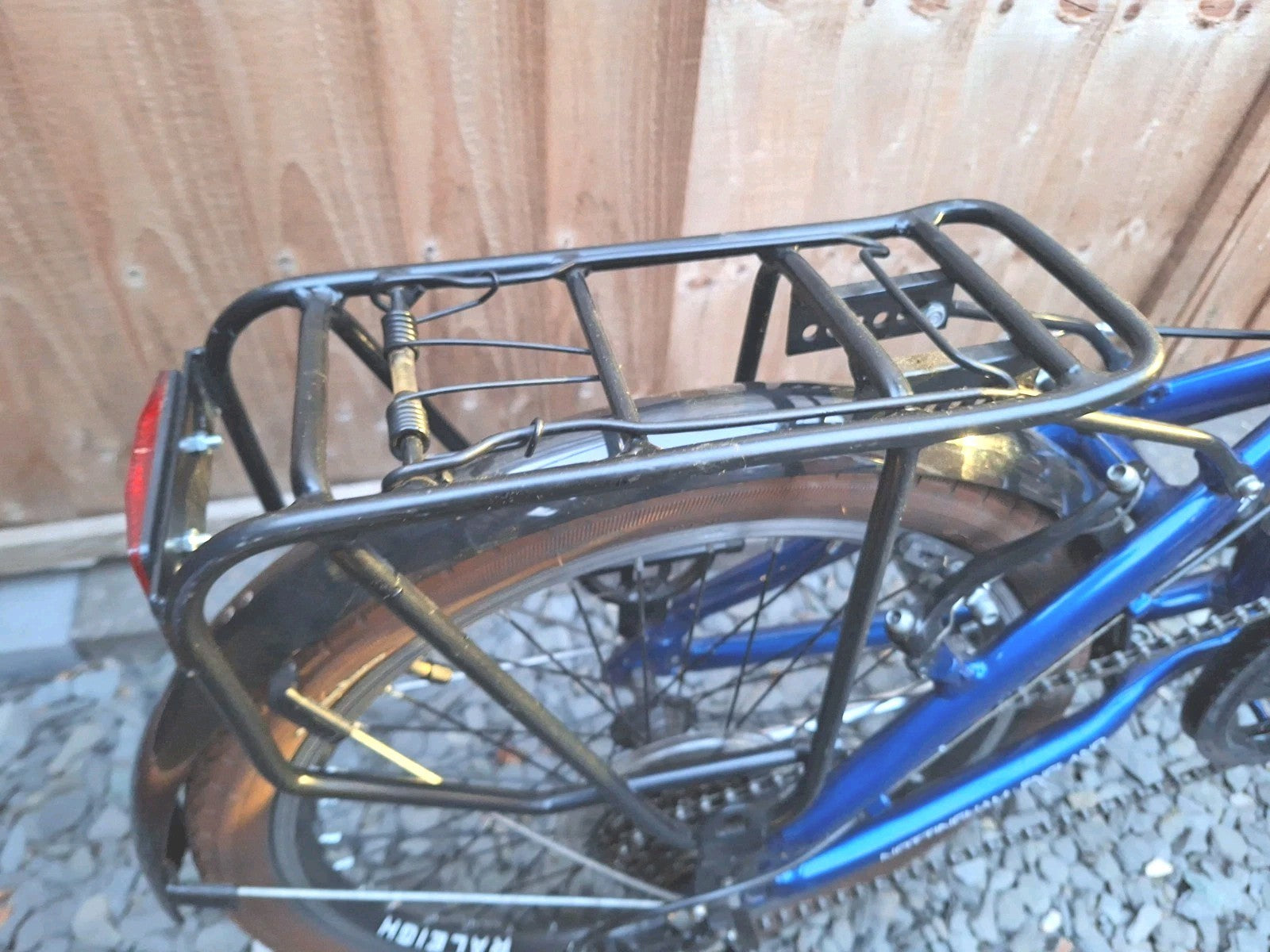 Raleigh Stowaway Folding Bike Unisex 7-Speed Hybrid Bicycle Blue  Mudgaurds Rack