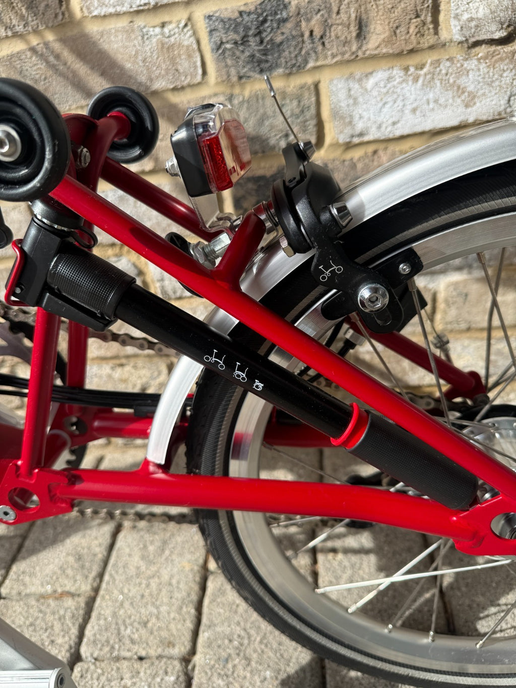 Brompton House Red C Line Explore Mid M6L - WORLDWIDE SHIPPING - A+ Condition