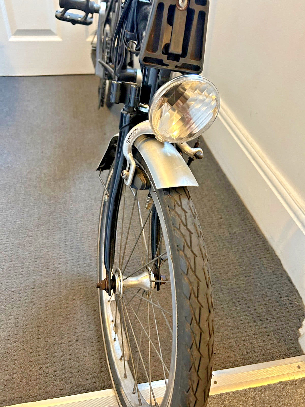 Brompton M3L Folding Bike 3-Speed, Black.