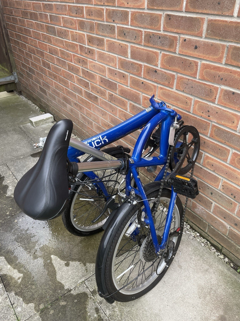 Apollo Tuck Folding Bike 20" Wheels, 6 speed, Blue