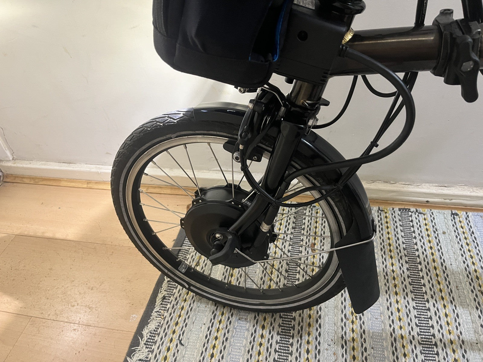 Brompton Electric C Line Explore 6 Speed, Gold Lacquer Limited Edition