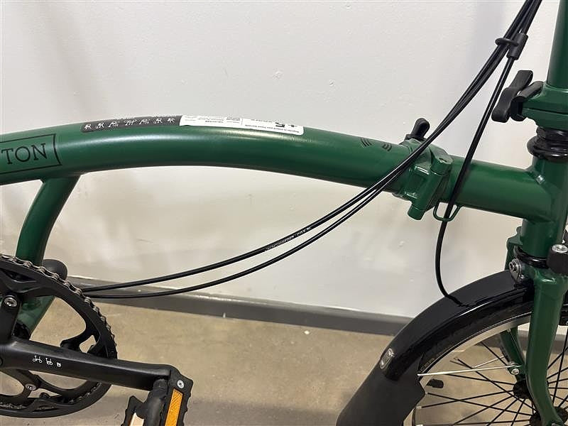 Brompton C Line 2 Speed 2023 Mid Handlebar Folding Bike - Racing Green