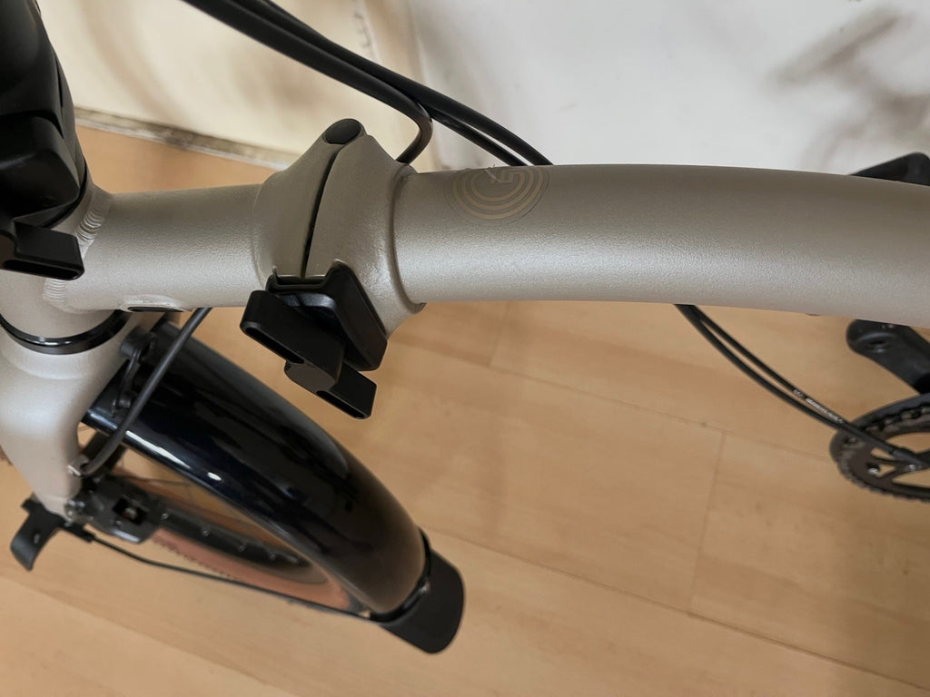 Brompton G Line Folding Bike 8-Speed, Traildust White w rack & mudguards Small