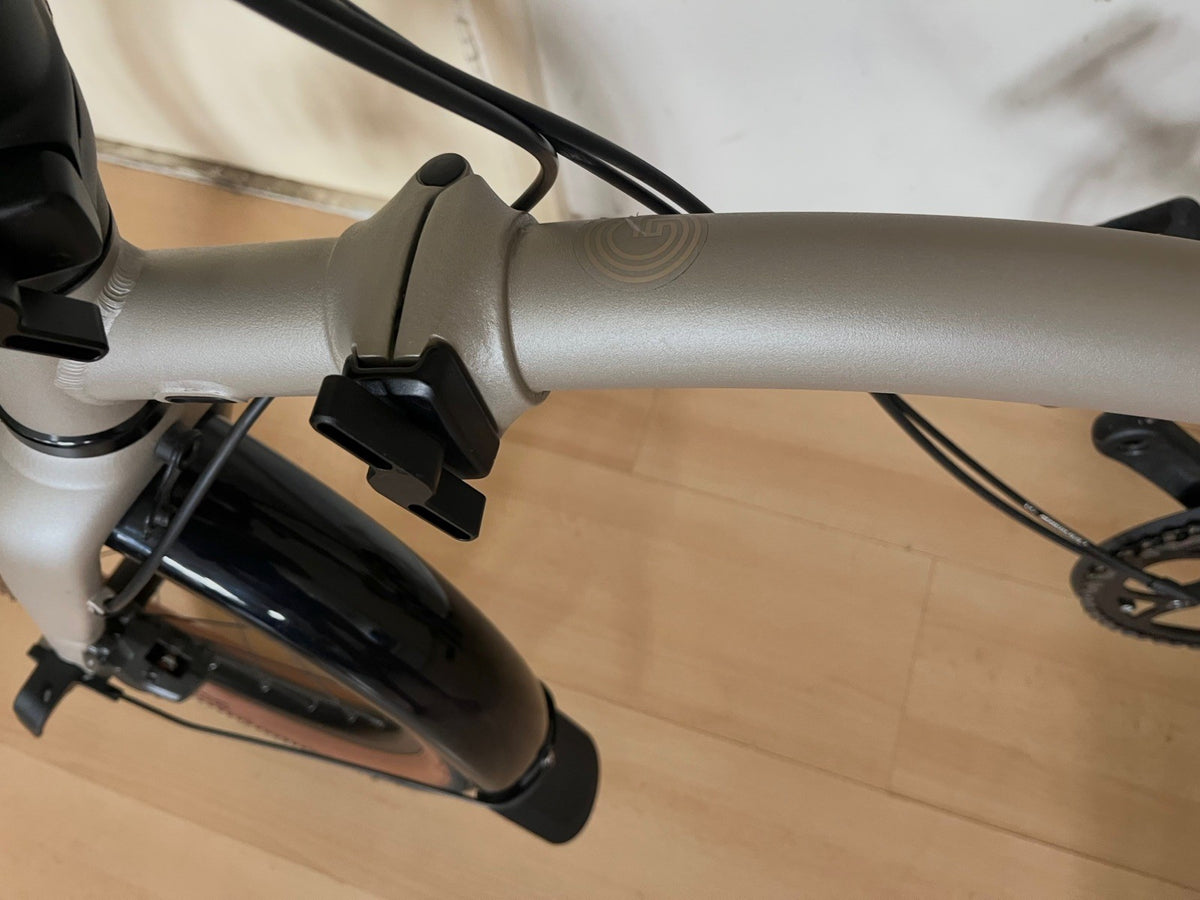 Brompton G Line Folding Bike 8-Speed, Traildust White w rack & mudguards Small