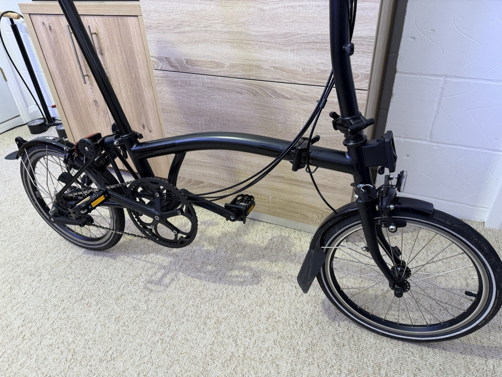 2025 Brompton C Line 6 Speed, Mid-Bar Black