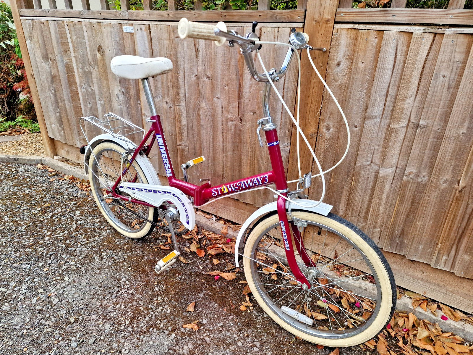 UNIVERSAL STOWAWAY 3 Vintage Folding Burgundy Bike, 3 speed. 20’ wheels,PRESTINE