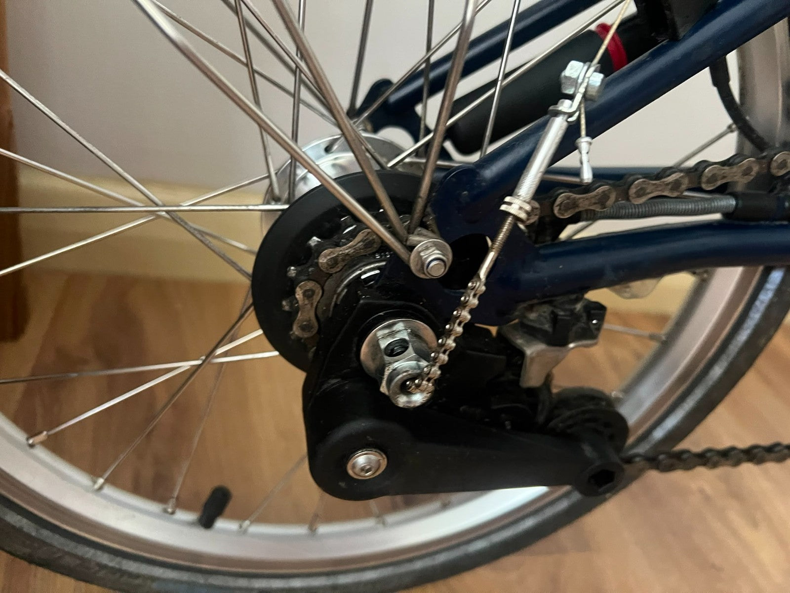 Brompton C Line M6L (6 Speed) folding bicycle - Navy BLUE (Excellent CONDITION)