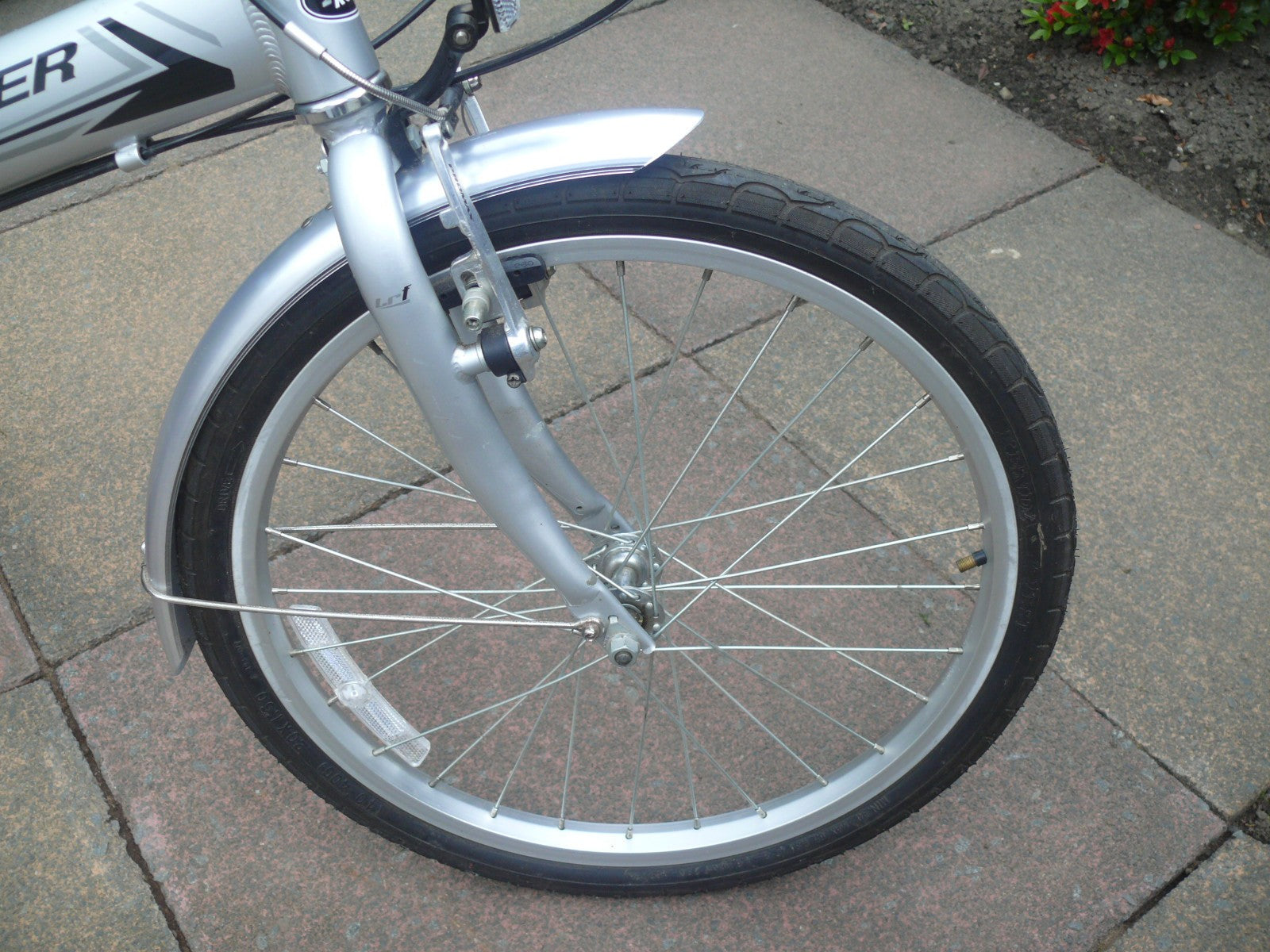 Land Rover City Lite Folding Bike 6 Speed , Aluminium Frame & Carry Bag Rake