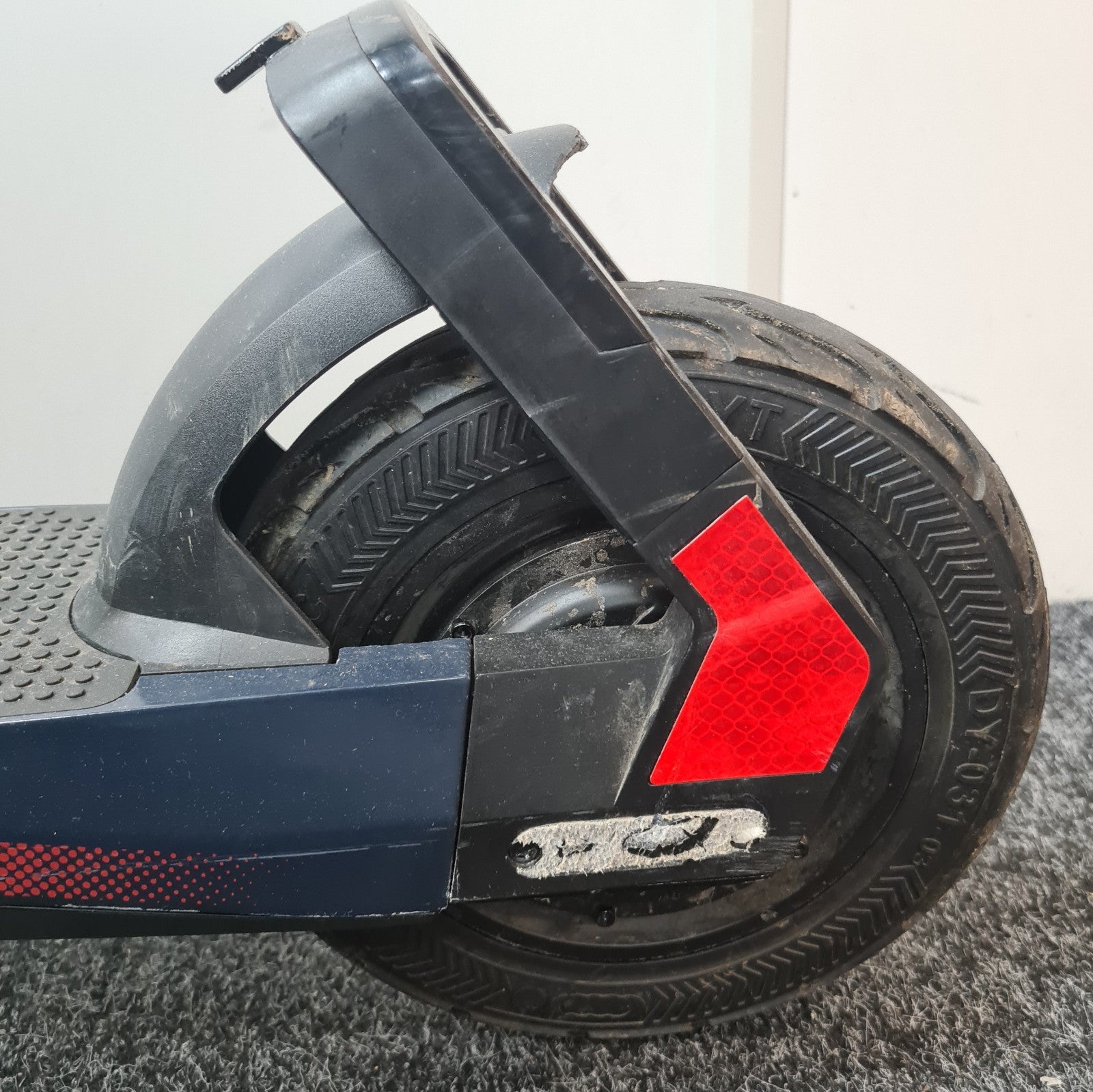 Red Bull RS 1000 Racing E - DAMAGED *READ DESC*